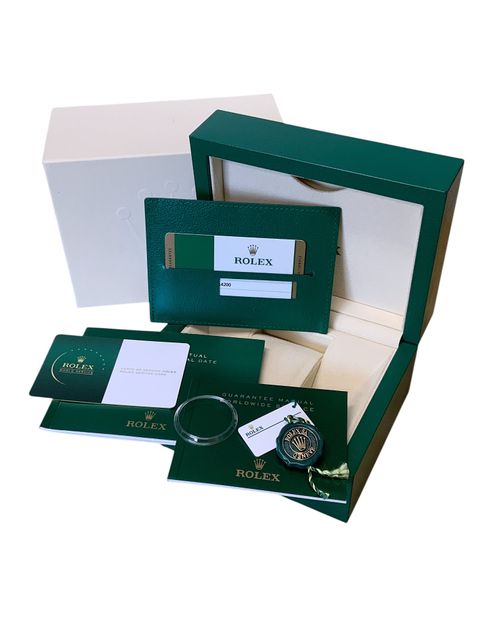 Rolex Oyster Perpetual 114200 Image 4